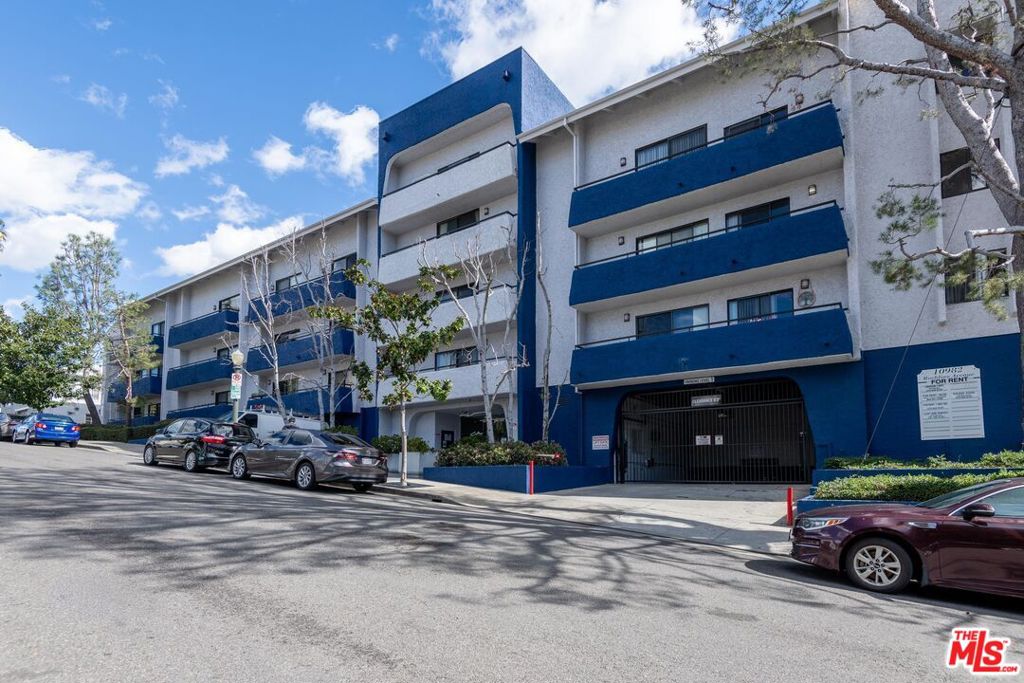 10982 ROEBLING Avenue 429, Los Angeles, CA 90024 — photo 1