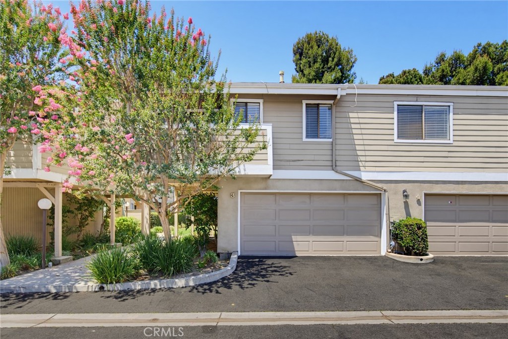 10740 Woodley Avenue 3, Granada Hills, CA 91344 — photo 1