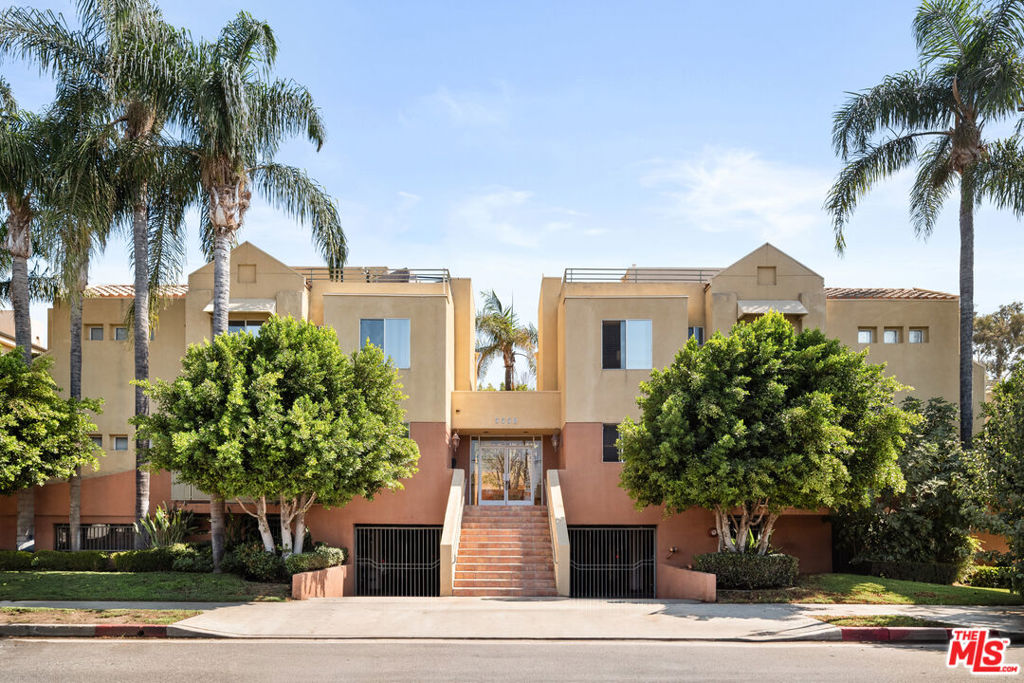5350 Sepulveda Boulevard 7, Los Angeles, CA 91411 — photo 1