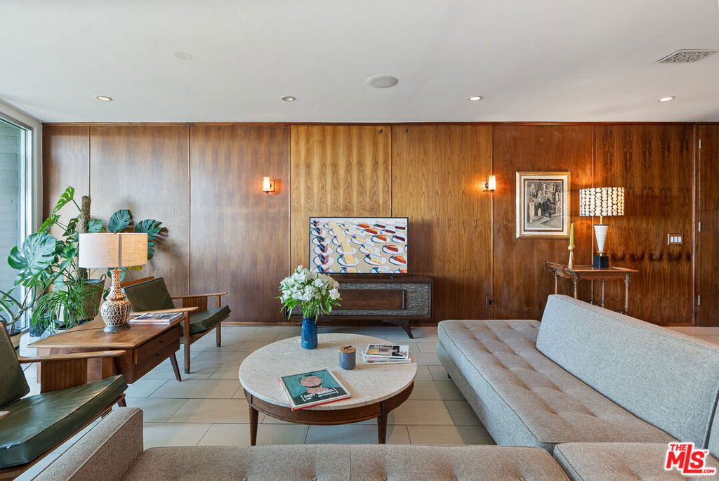 8401 Fountain Avenue 8, West Hollywood, CA 90069 — photo 1