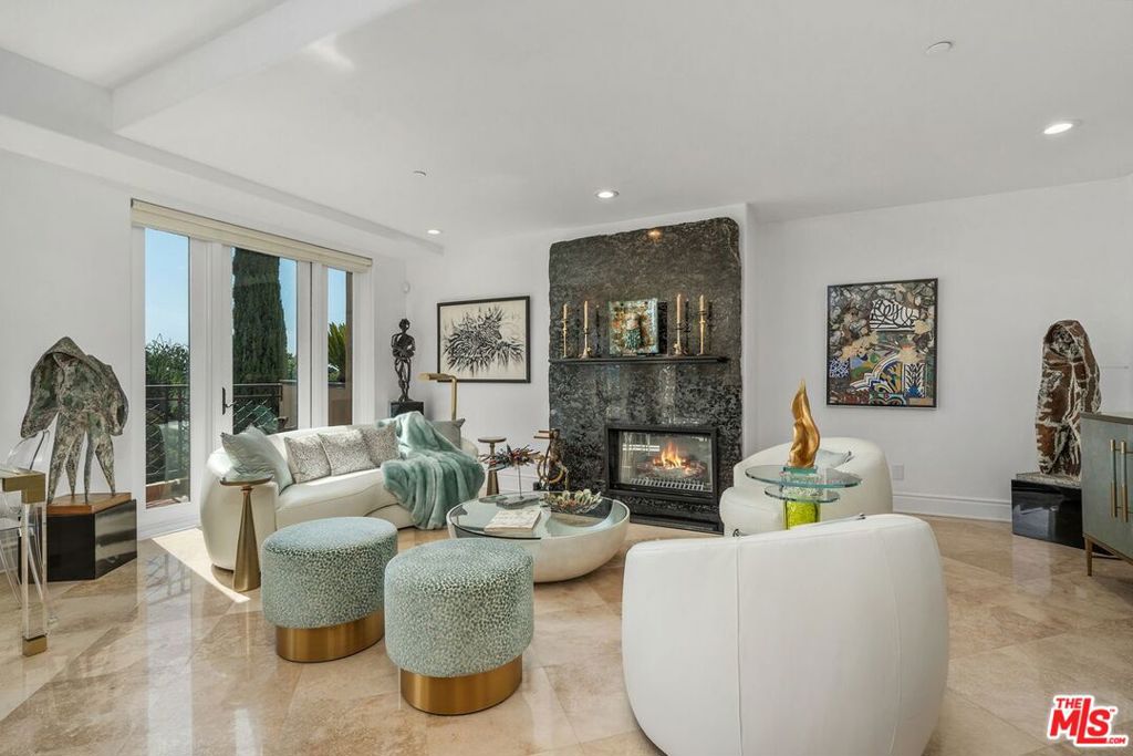 137 S Spalding Drive 401, Beverly Hills, CA 90212 — photo 1