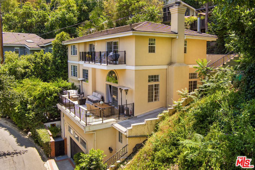 3827 Berry Drive, Studio City, CA 91604 — photo 1