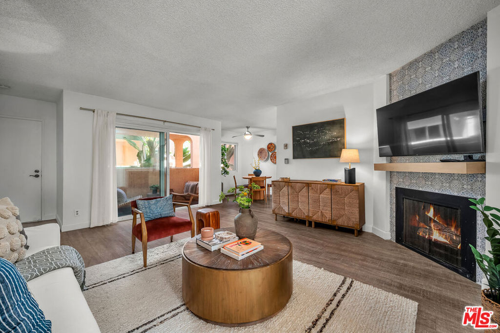914 Lincoln Boulevard 202, Santa Monica, CA 90403 — photo 1