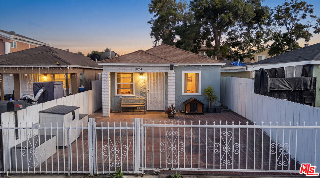 824 W Palmer Street, Compton, CA 90220 — photo 1