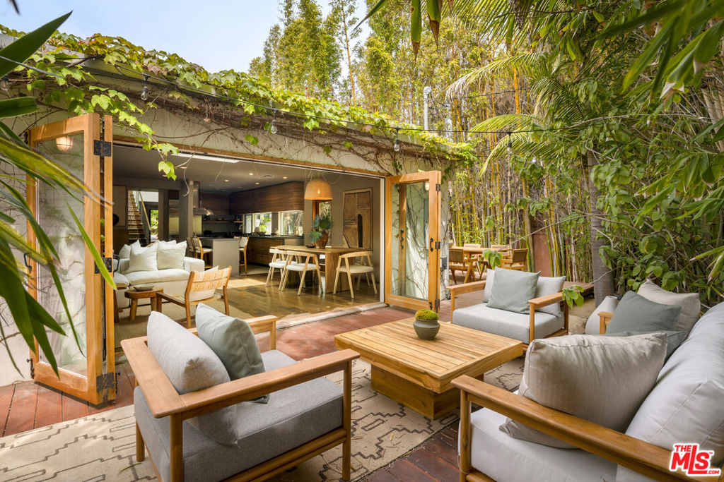 1126 Indiana Avenue, Venice, CA 90291 — photo 1