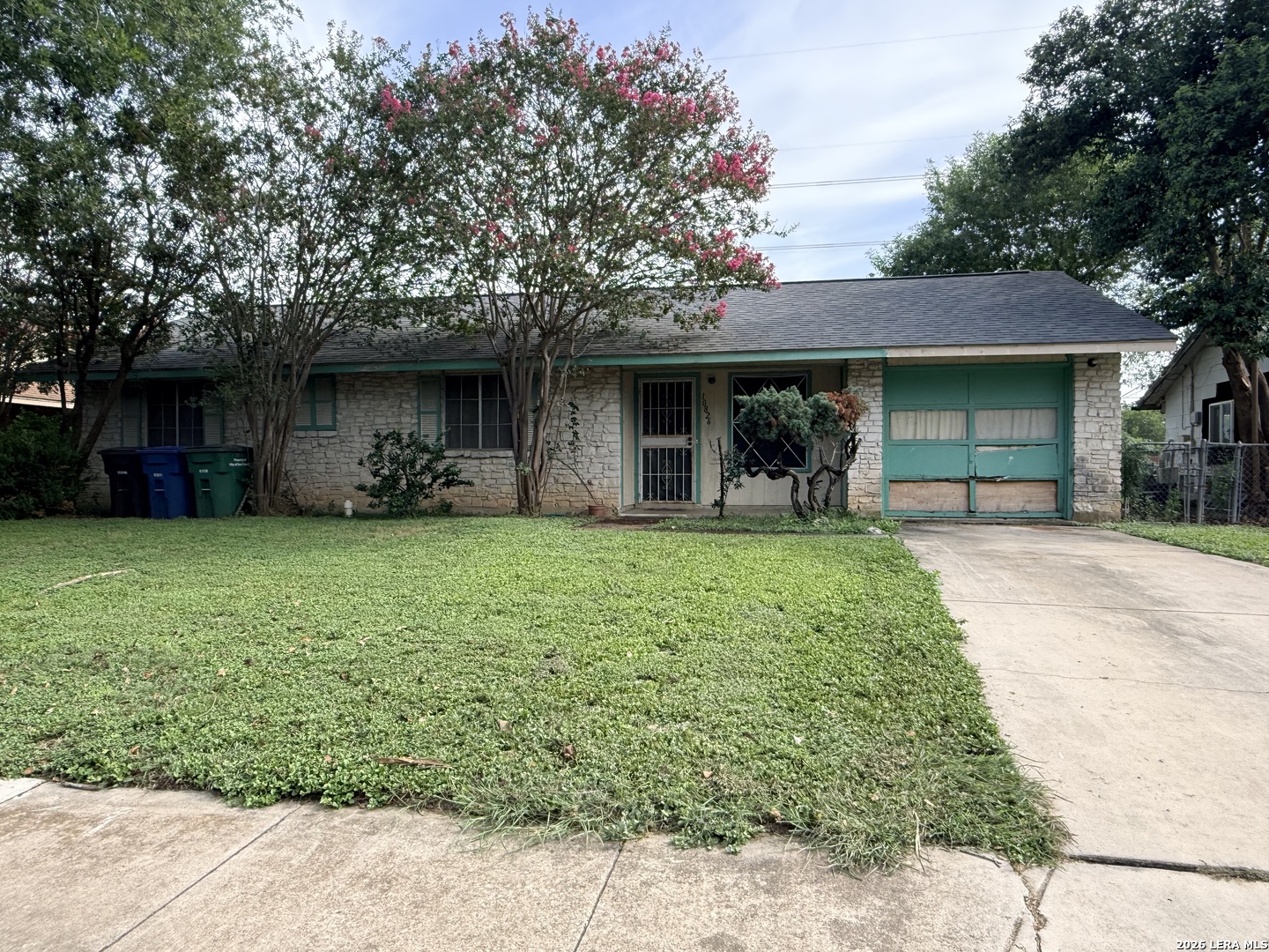 10826 WAYWARD DR, San Antonio, TX 78217 — photo 1