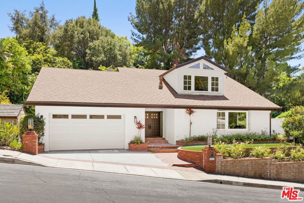 15810 Castlewoods Drive, Sherman Oaks, CA 91403 — photo 1
