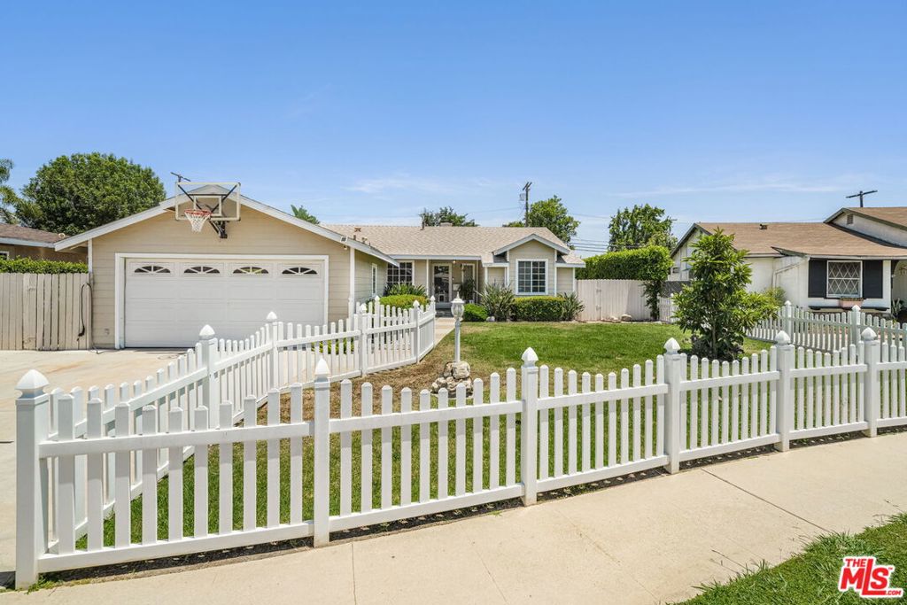 9134 Swinton Avenue, North Hills, CA 91343 — photo 1