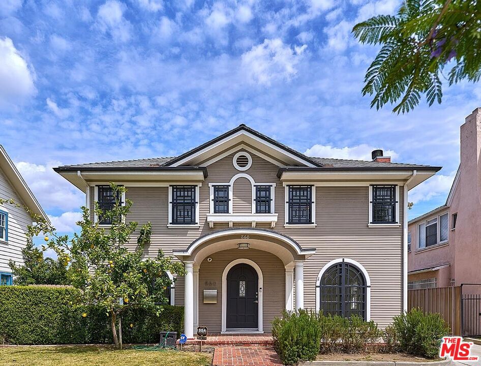 860 S Norton Avenue, Los Angeles, CA 90005 — photo 1