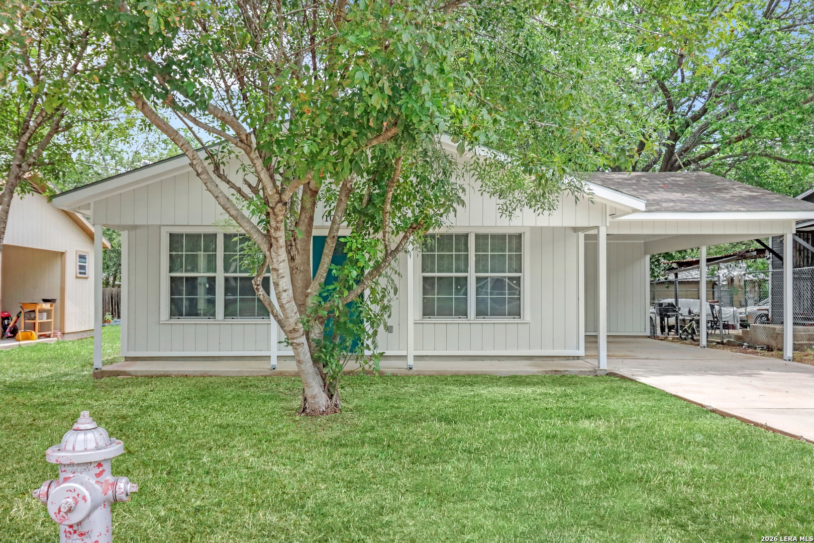 1037 N Guadalupe, Seguin, TX 78155 — photo 1