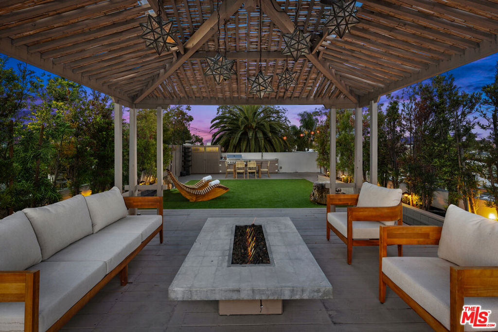 613 Westmount Drive, West Hollywood, CA 90069 — photo 1