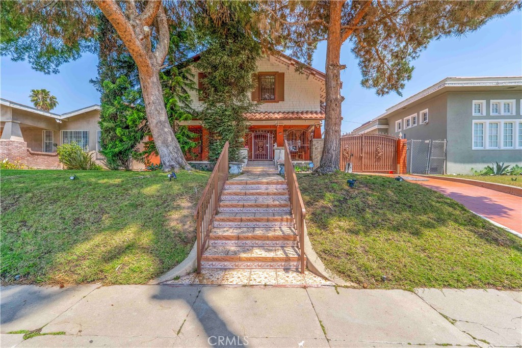 128 N St Andrews Place, Los Angeles, CA 90004 — photo 1