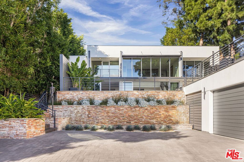 1545 Sunset Plaza Drive, West Hollywood, CA 90069 — photo 1