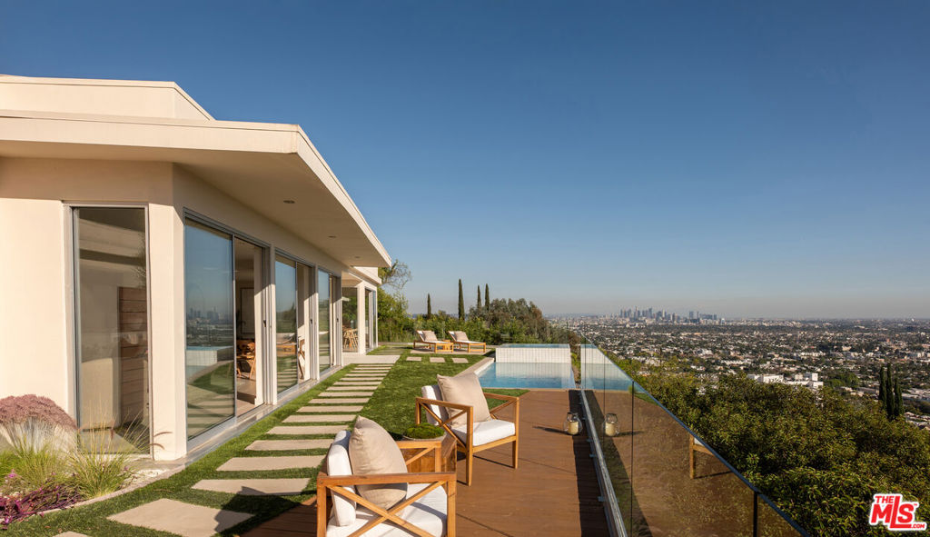 8515 Hedges Way, West Hollywood, CA 90069 — photo 1