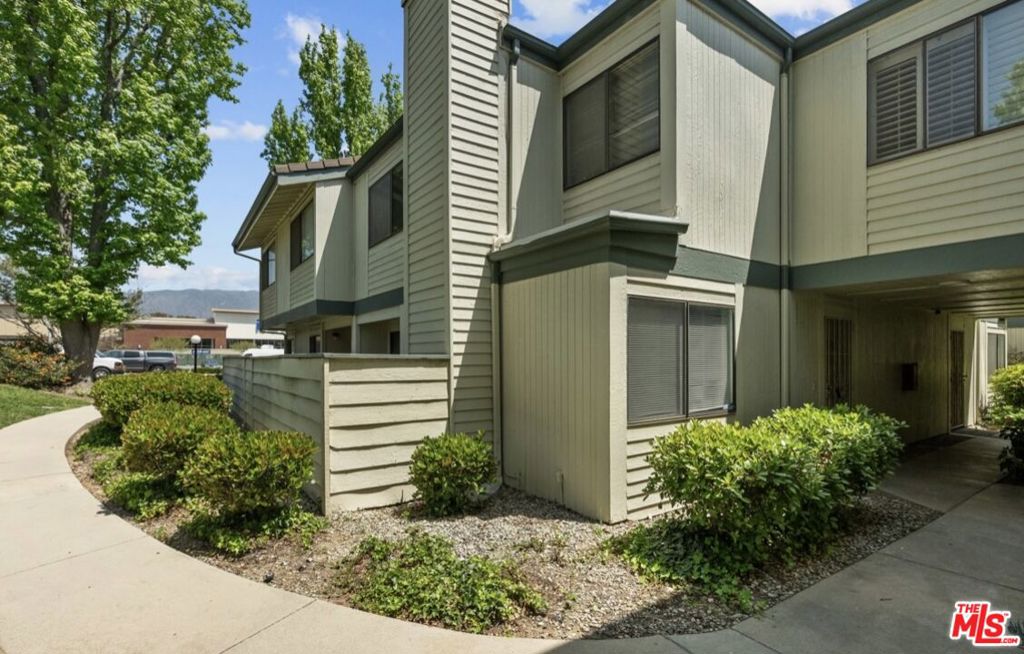10500 Sunland Boulevard 4, Sunland, CA 91040 — photo 1