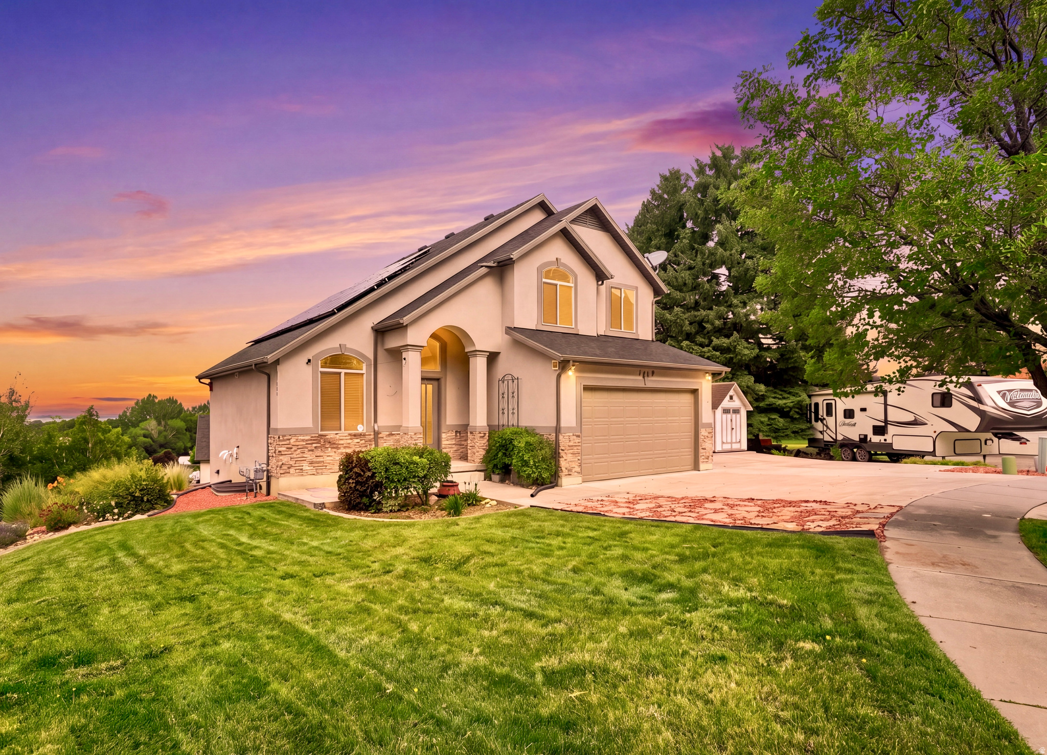 1126 E BENCHVIEW DR, Ogden, UT 84404 — photo 1