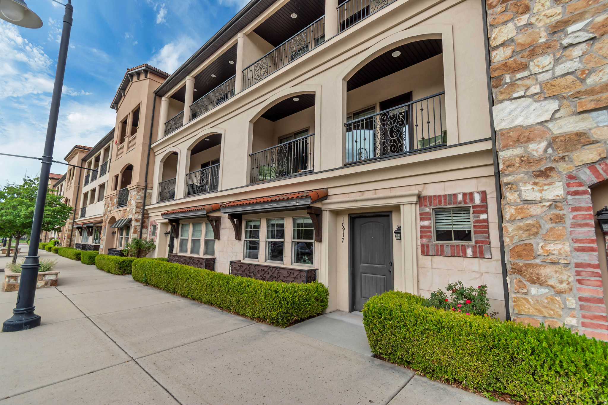 10917 N TOWN CENTER BLVD, Highland, UT 84003 — photo 1