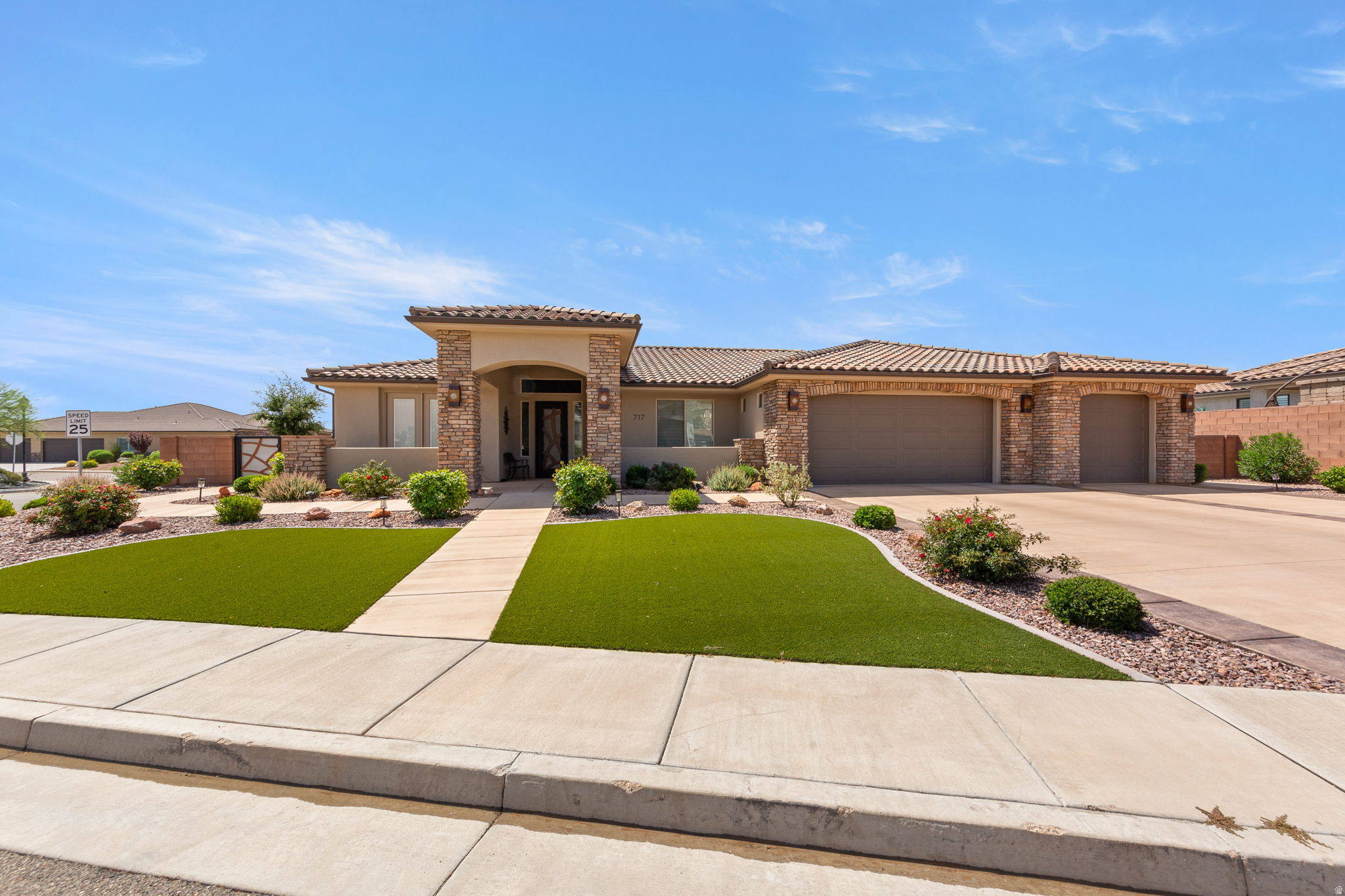 717 W OSPREY DR, Washington, UT 84780 — photo 1