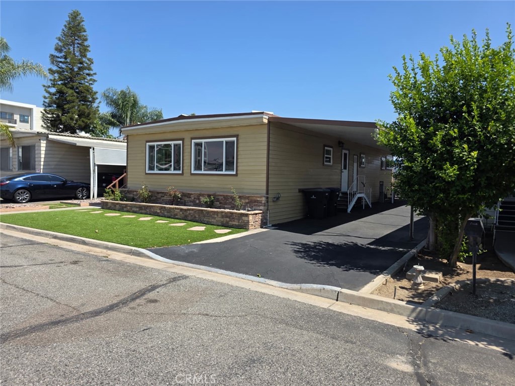 1560 Massachusetts 21, Riverside, CA 92507 — photo 1