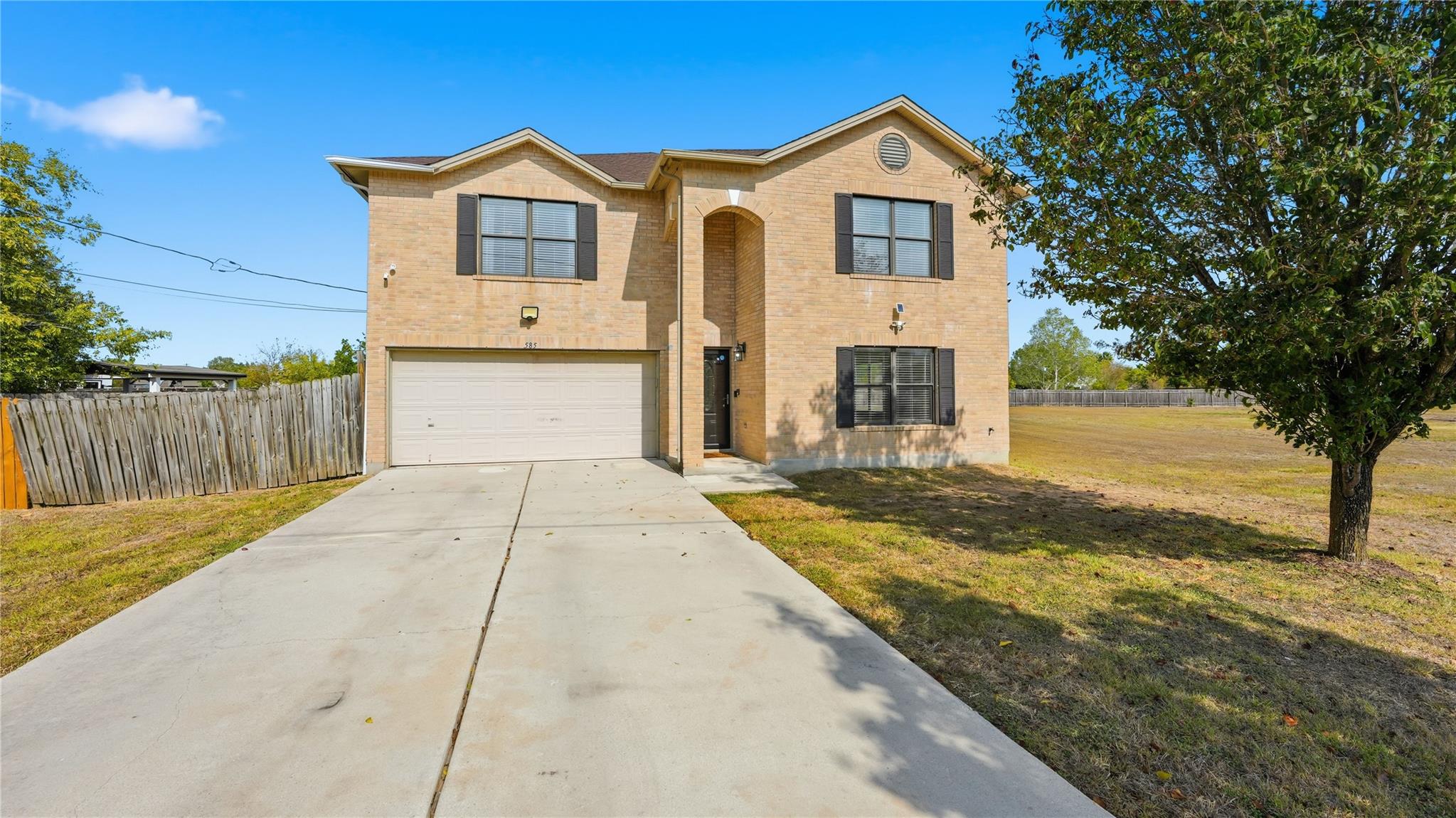 585 Siebert, Kyle, TX 78640 — photo 1