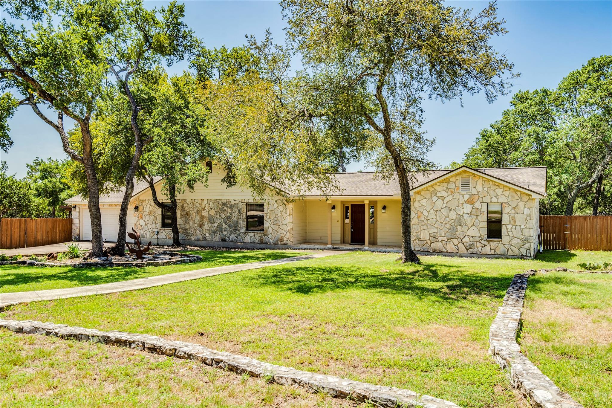 20 Saddle Rock, Wimberley, TX 78676 — photo 1