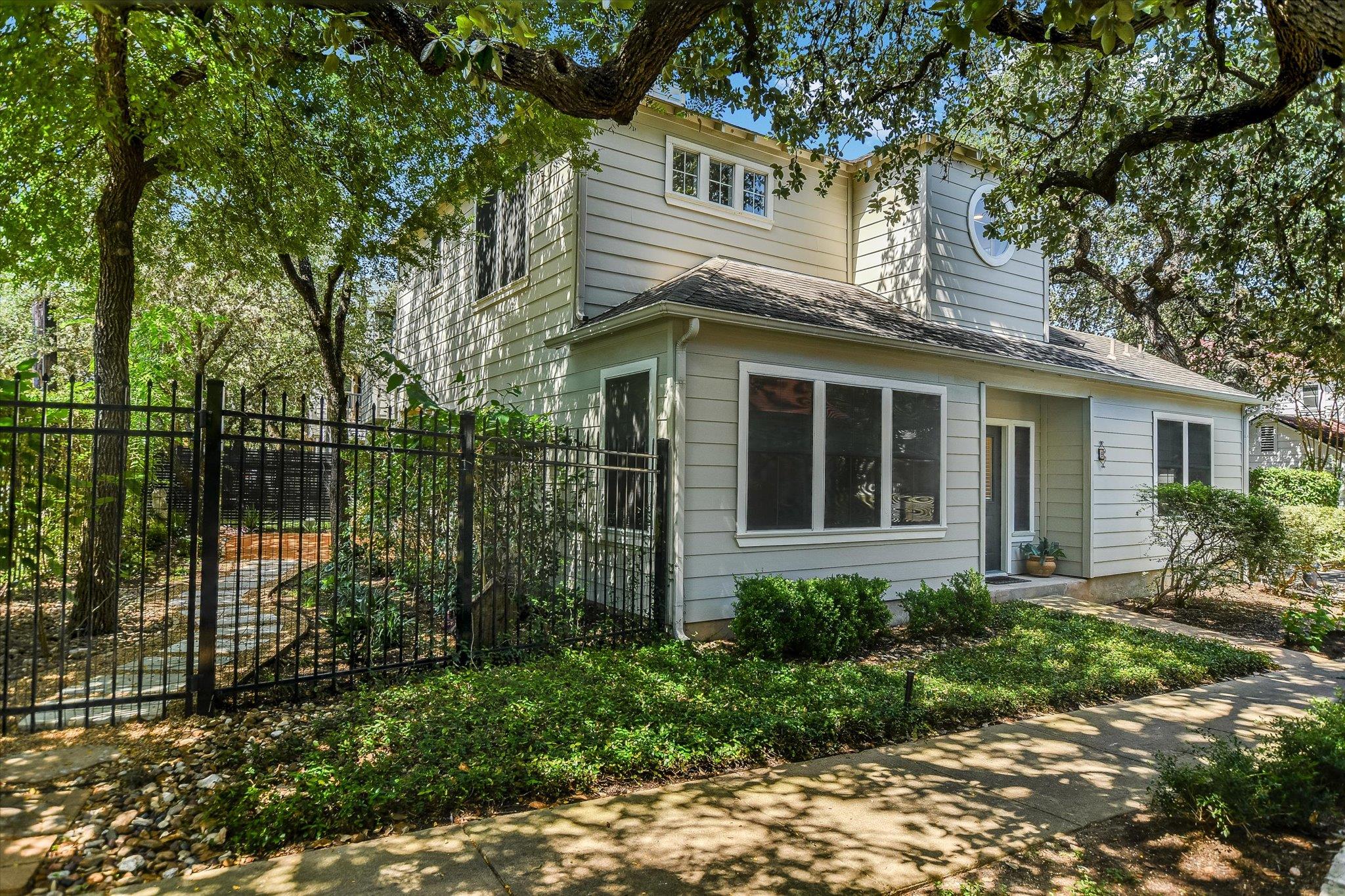 1011 Brodie St #8, Austin, TX 78704 — photo 1