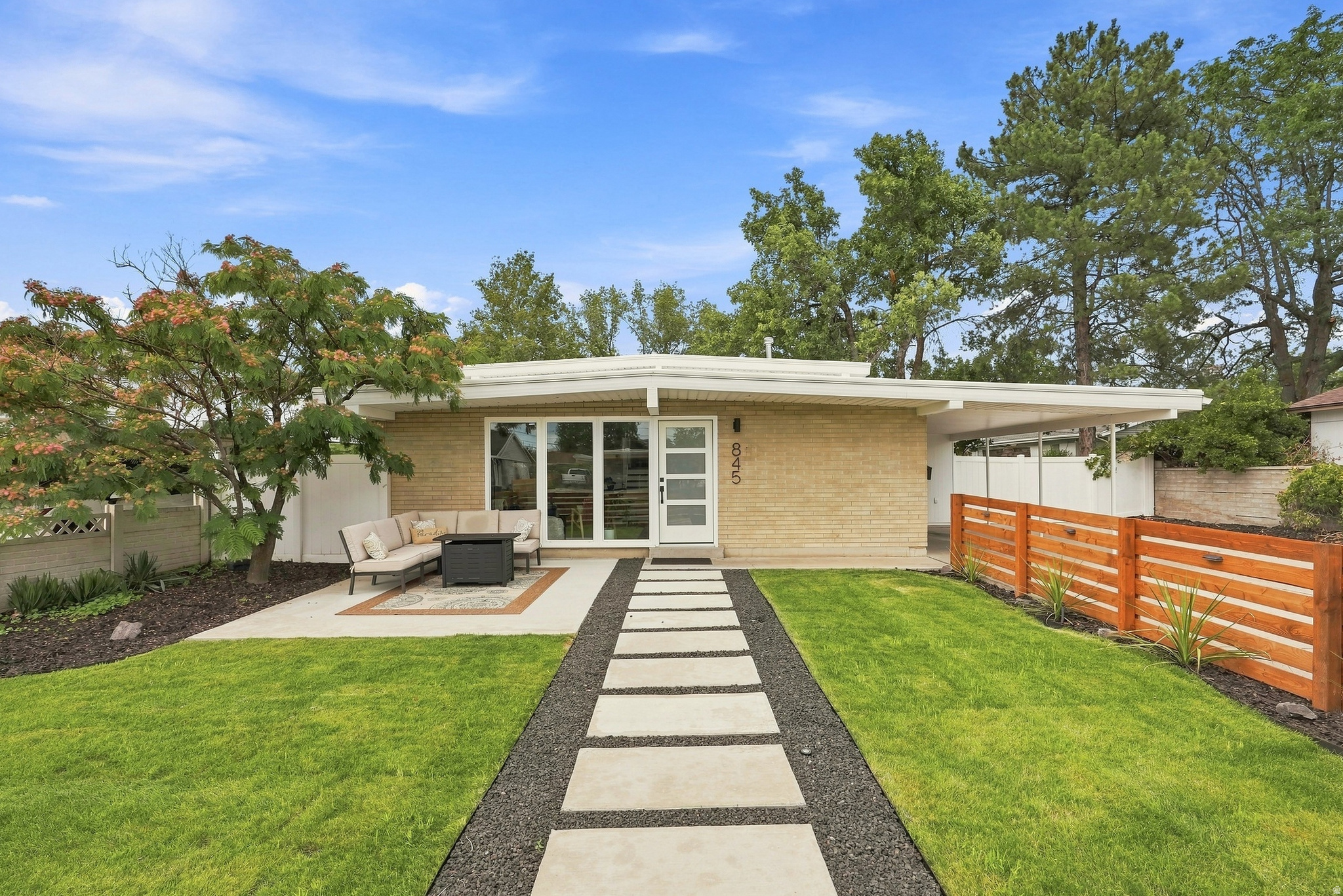 845 E LARKSPUR DR, Sandy, UT 84094 — photo 1