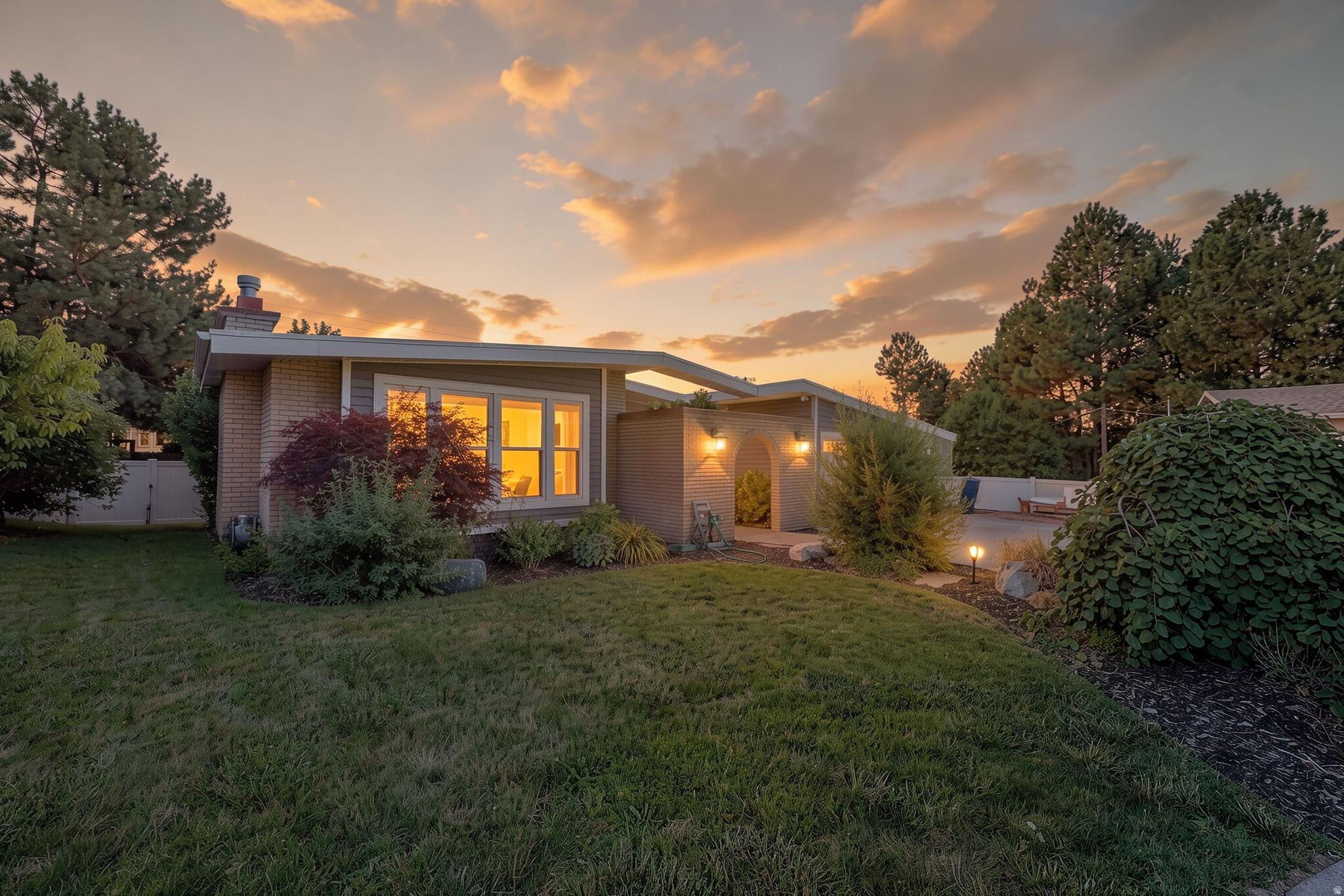 4833 S VAN BUREN AVE, Ogden, UT 84403 — photo 1