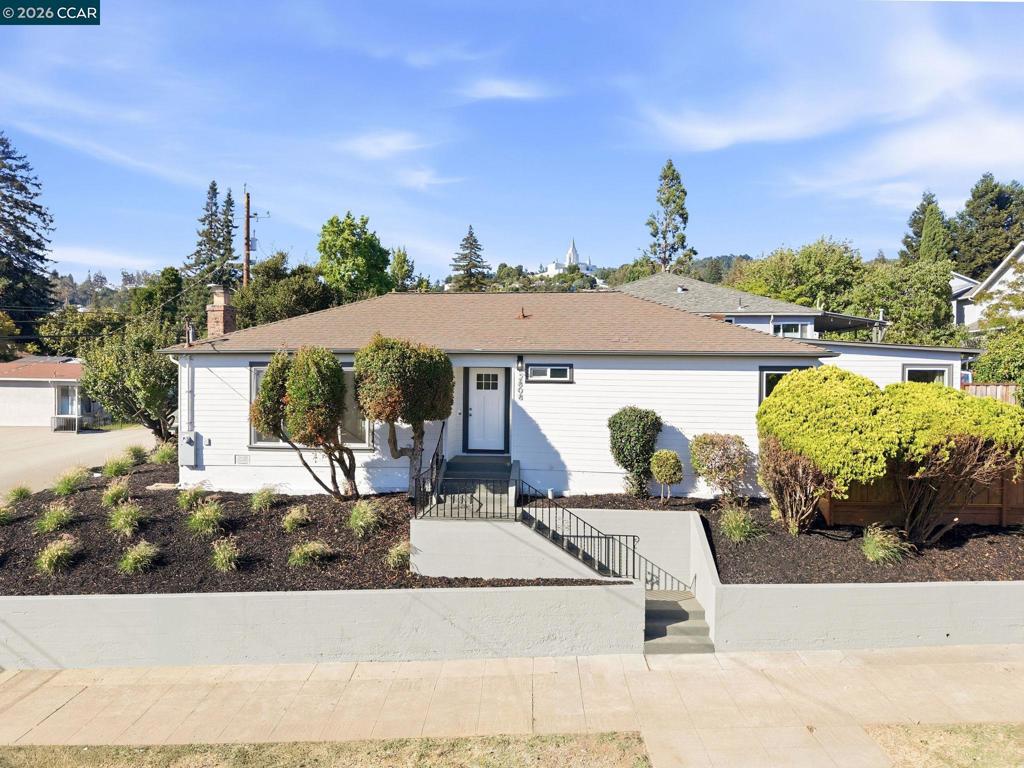 2808 Carmel Street, Oakland, CA 94602 — photo 1