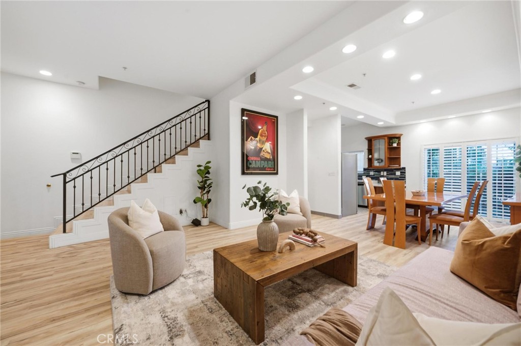 10833 Kling Street 4, North Hollywood, CA 91602 — photo 1