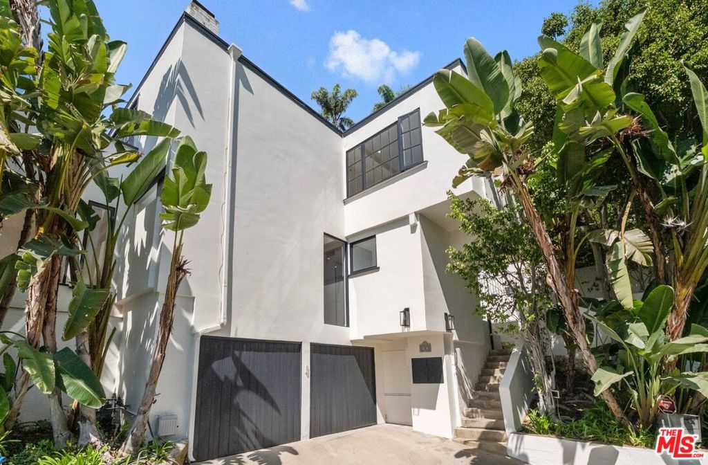 9315 Lloydcrest Drive, Beverly Hills, CA 90210 — photo 1