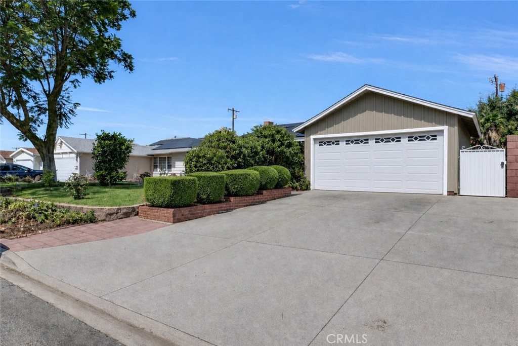 449 E Haltern, Glendora, CA 91740 — photo 1