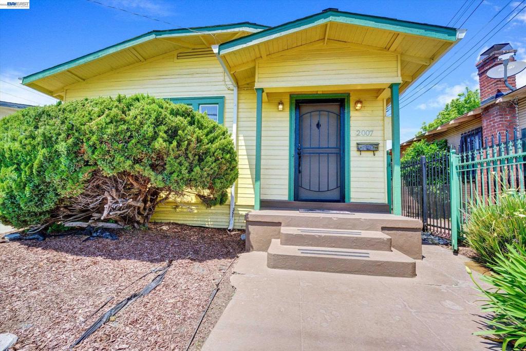 2007 57Th Ave, Oakland, CA 94621 — photo 1