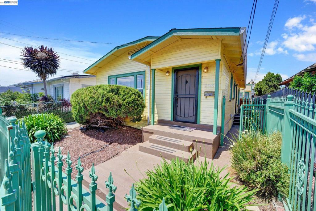 2007 57Th Ave, Oakland, CA 94621 — photo 1