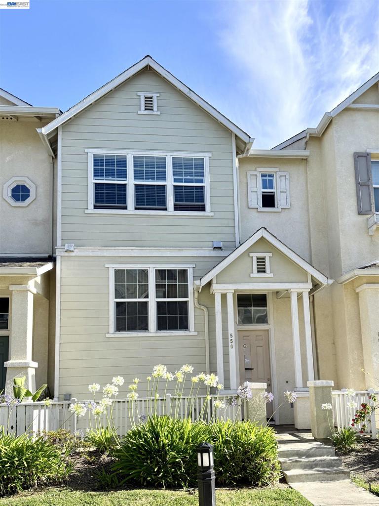 550 Summer Ln, Richmond, CA 94806 — photo 1
