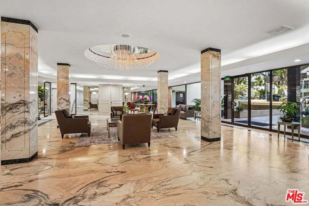 325 N Oakhurst Drive PH2, Beverly Hills, CA 90210 — photo 1