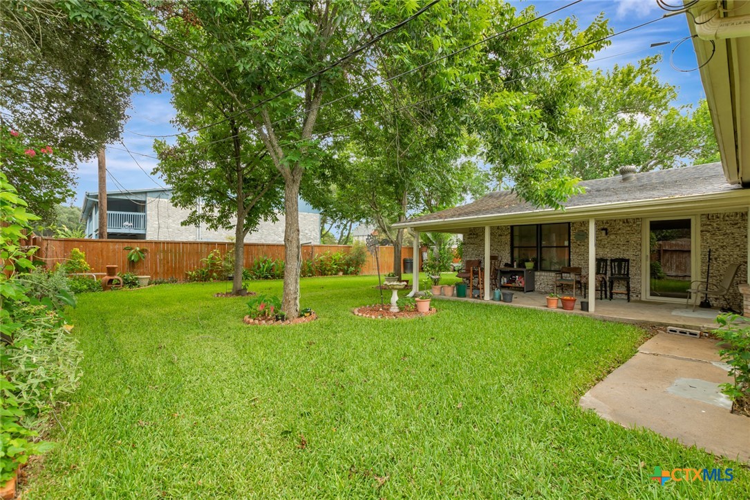 304 Tanglewood, Victoria, TX 77901 — photo 1