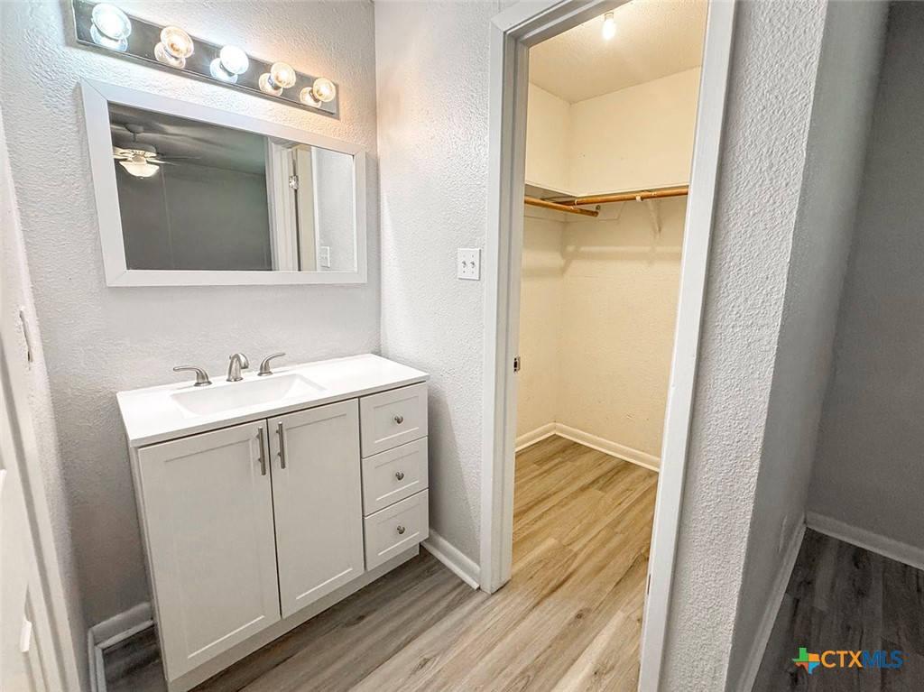 102 Tanglewood, Victoria, TX 77901 — photo 1