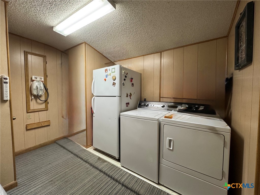 105 Curry, Gatesville, TX 76528 — photo 1