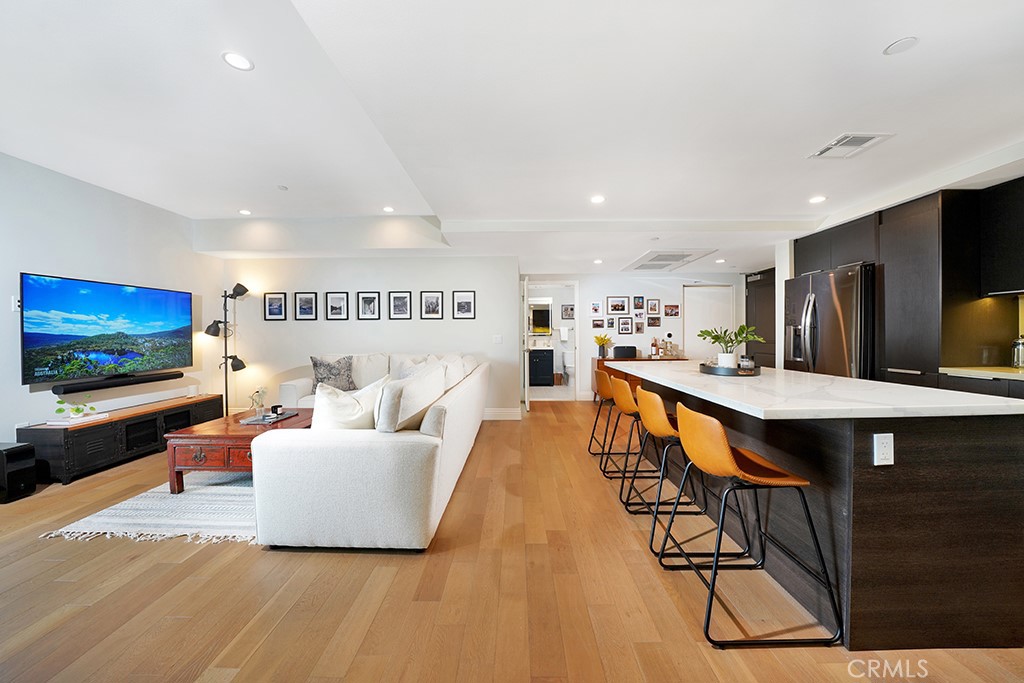 2939 Leeward Avenue 516, Los Angeles, CA 90005 — photo 1