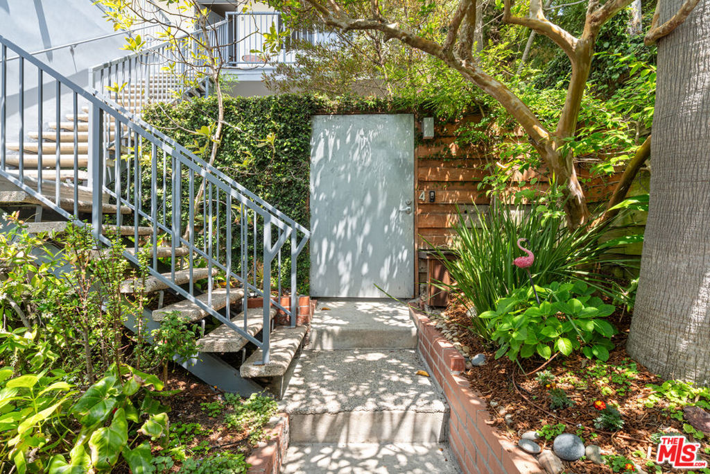 631 Pier Avenue, Santa Monica, CA 90405 — photo 1