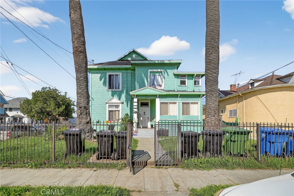 1153 S Westlake, Los Angeles, CA 90006 — photo 1