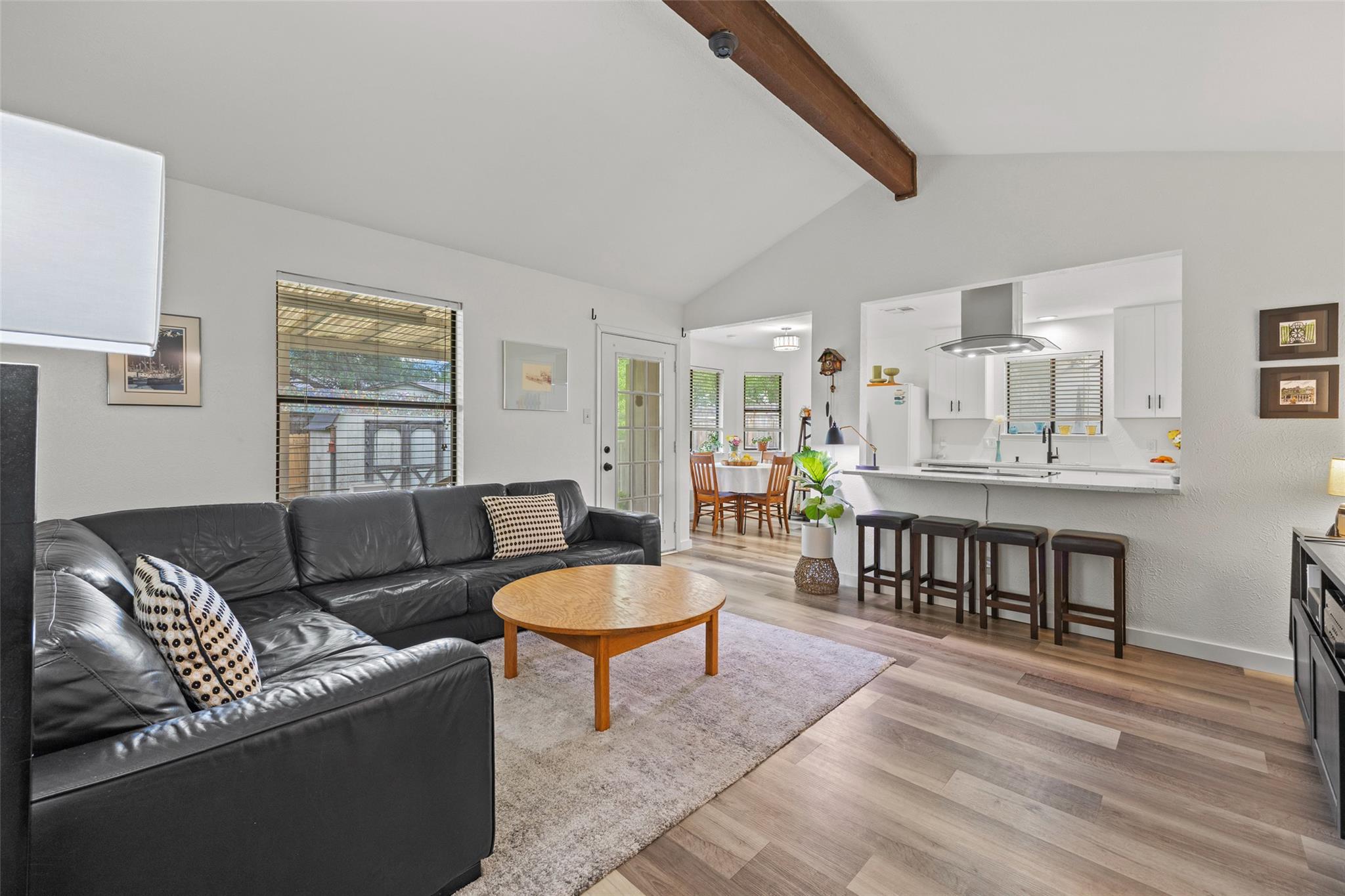 5506 S Pleasant Valley Rd, Austin, TX 78744 — photo 1