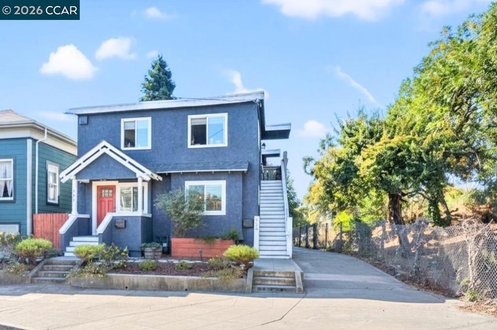 557 43Rd St, Oakland, CA 94609 — photo 1