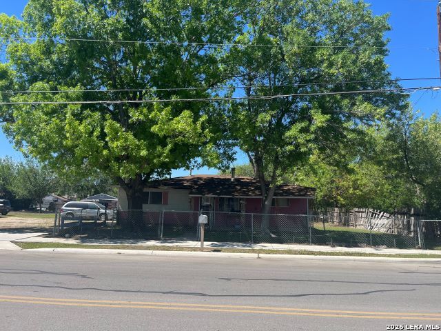 1952 W San Antonio, New Braunfels, TX 78130 — photo 1