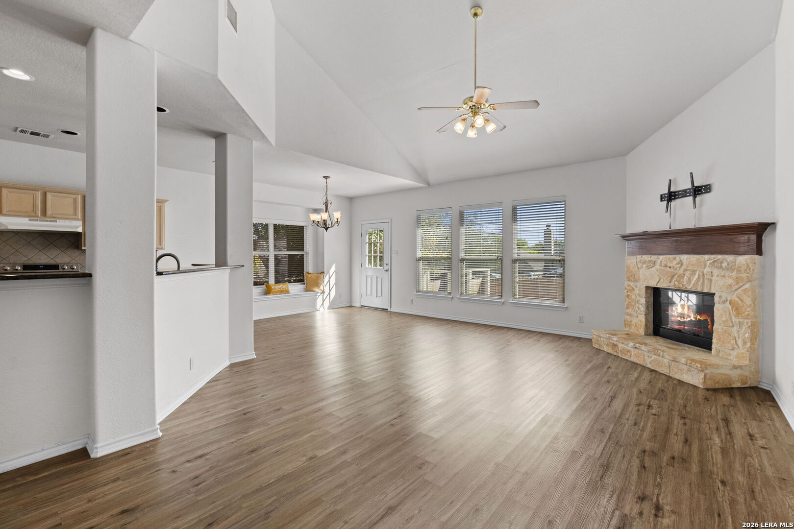 910 Thomas Ridge, San Antonio, TX 78251 — photo 1