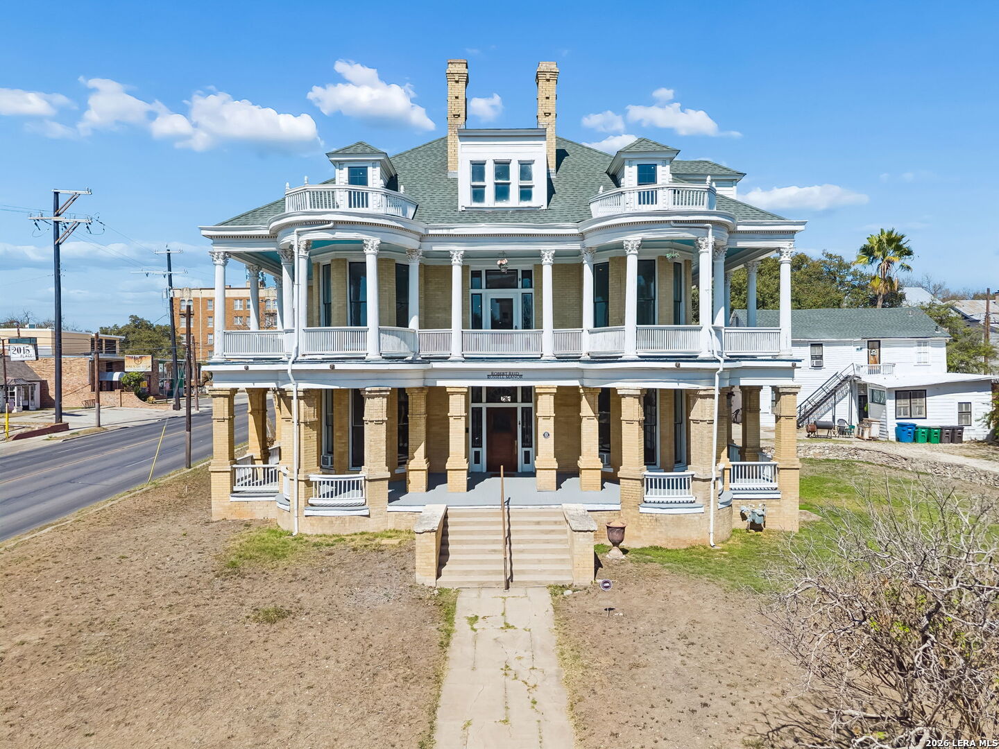 339 W Woodlawn Ave, San Antonio, TX 78212 — photo 1