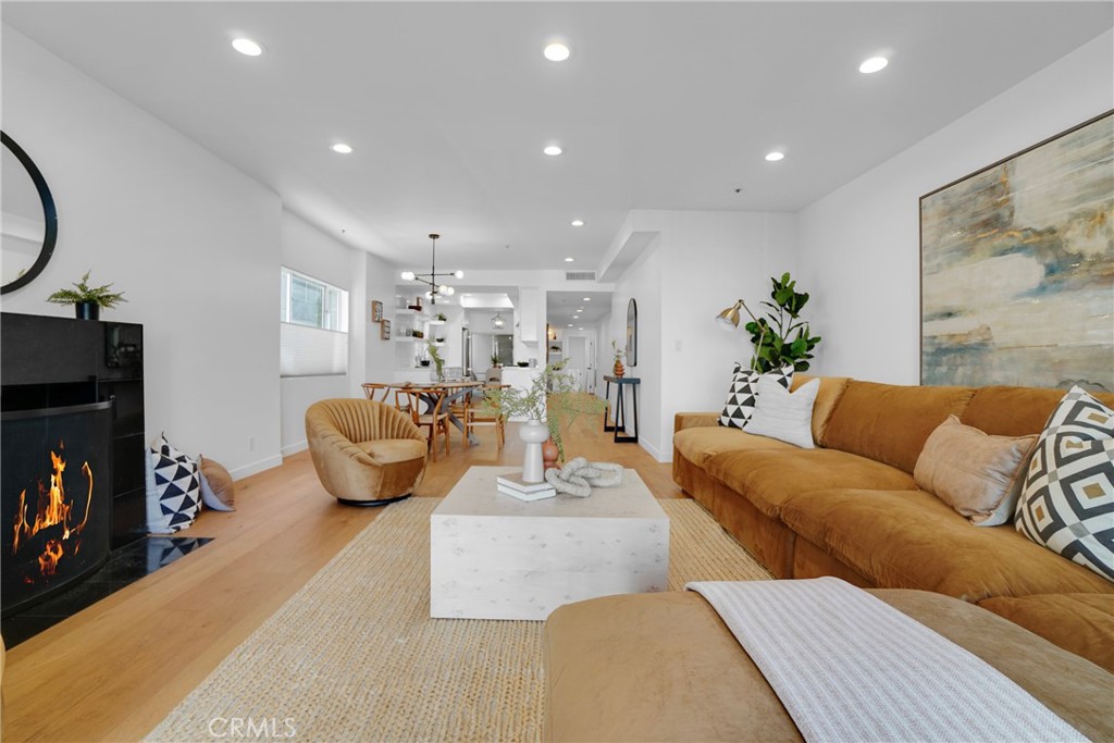 1871 Greenfield Avenue 102, Los Angeles, CA 90025 — photo 1