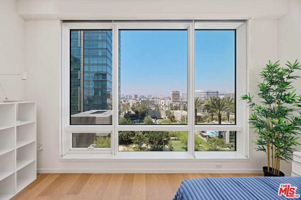877 S Francisco Street 1220, Los Angeles, CA 90017 — photo 1