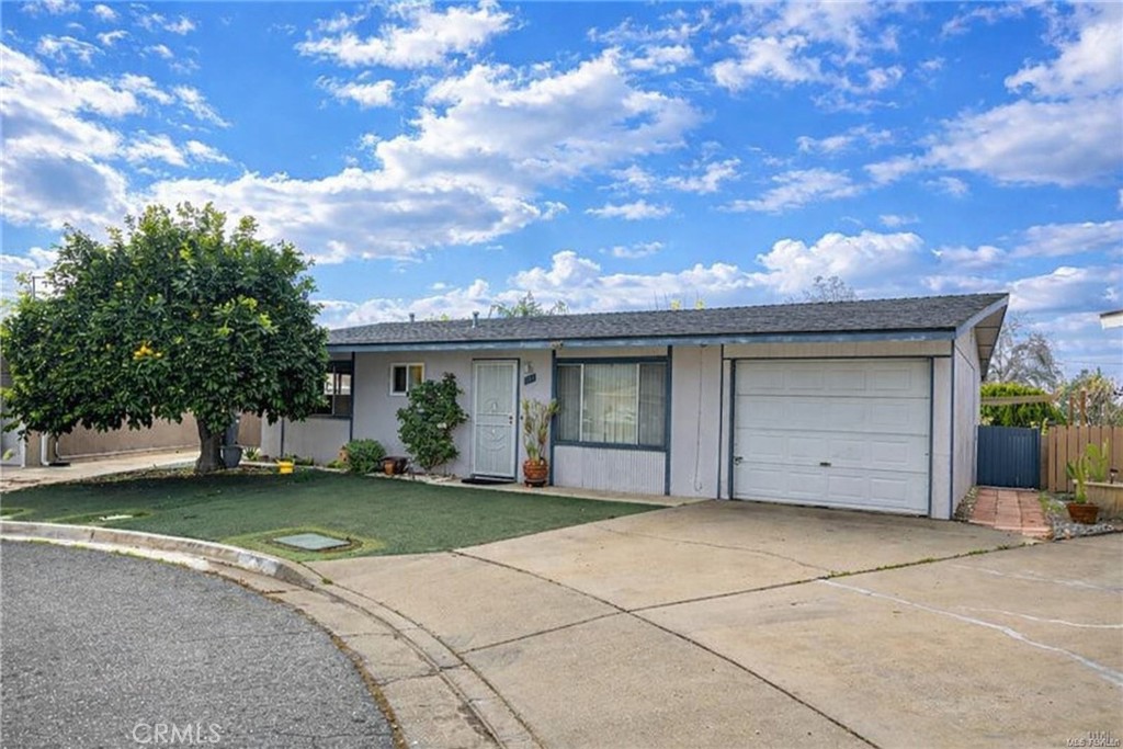861 Majela, Hemet, CA 92543 — photo 1